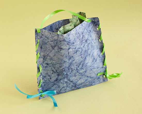 How to make a Newspaper Gift Bag